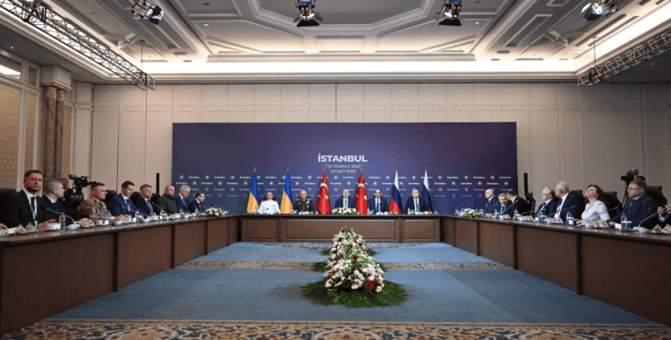 Rus heyetine başkanlık eden Medinskiy: Putin-Zelenskiy görüşmesi için anlaşmanın şartlarının belirlenmesi gerekiyor