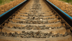 Almanya'da yolcu treni raydan çıktı: 3 ölü, çok sayıda yaralı var