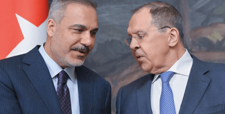 Dışişleri Bakanı Fidan, Rus mevkidaşı Lavrov ile telefonda görüştü: 'Türkiye bu sürece katkıda bulunmaya hazır'