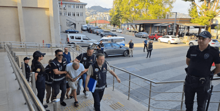 Lüks tatil vaadiyle vurgun: 300 kişiyi 15 milyon lira dolandırdılar