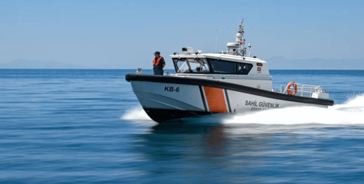 Muğla'da fiber tekne battı: 6 kişi kurtarıldı, 2 çocuk kayıp