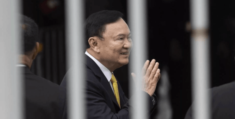 Tayland eski Başbakanı Taksin Şinavatra'ya 1 yıl hapis cezası