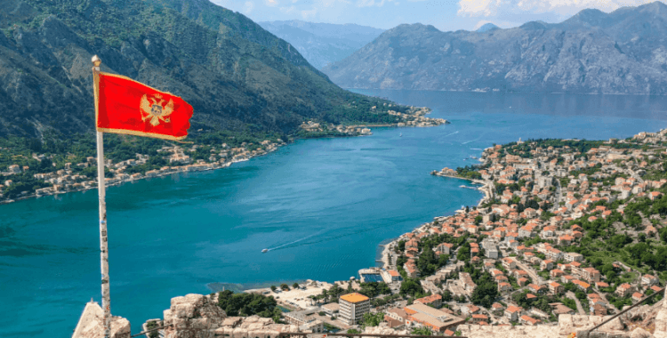 Karadağ'da 25 binden fazla sahte diploma tespit edildi