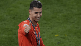 Cristiano Ronaldo futbol tarihine geçti: Dünyanın ilk milyarder futbolcusu oldu