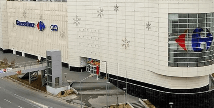 Dev market zinciri ve teknoloji marketi satılıyor mu?