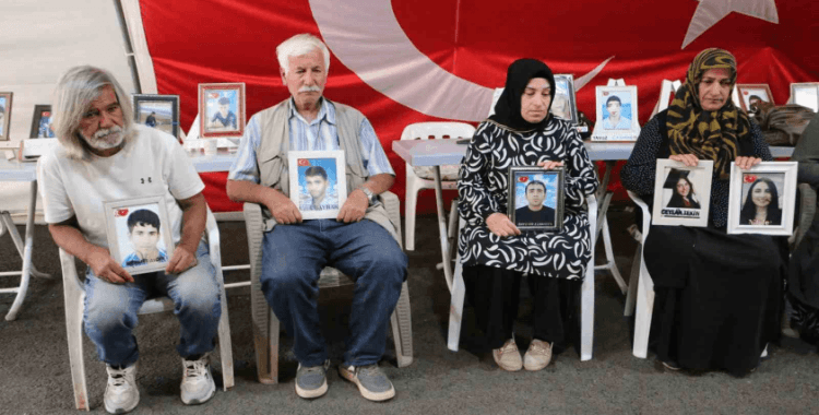 Diyarbakır anneleri, Bahçeli'nin söylemini sevinçle karşıladı