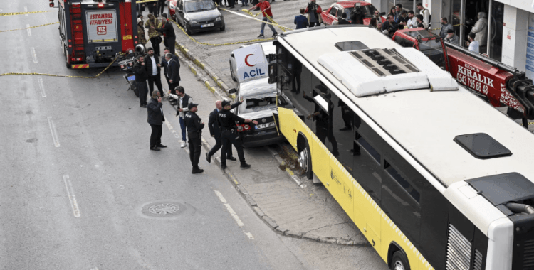 İETT otobüsü durağa girdi: 1 kadın hayatını kaybetti, 4 kişi yaralandı