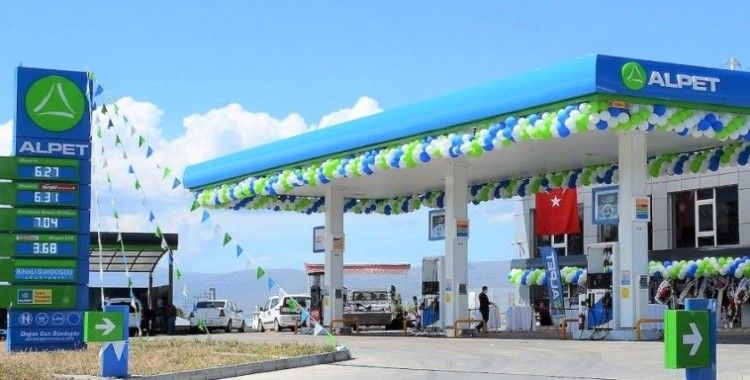 300'den fazla istasyonu bulunan akaryakıt devi satıldı