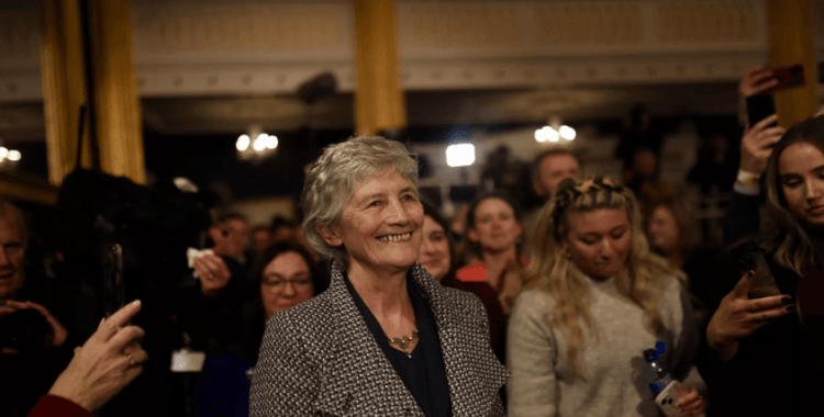 İrlanda'da yapılan cumhurbaşkanlığı seçimlerini Catherine Connolly kazandı