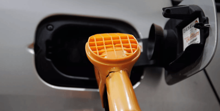 Akaryakıtta fiyat gece yarısı değişecek: Benzine zam geliyor