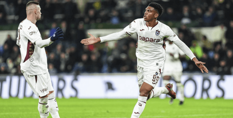 Süper Lig'de gol düellosu: Trabzonspor, Başakşehir'i 4-3 mağlup etti