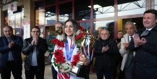 Kick Boksta Dünya Şampiyonu Asuman Çığlıoğlu’na büyük tebrik