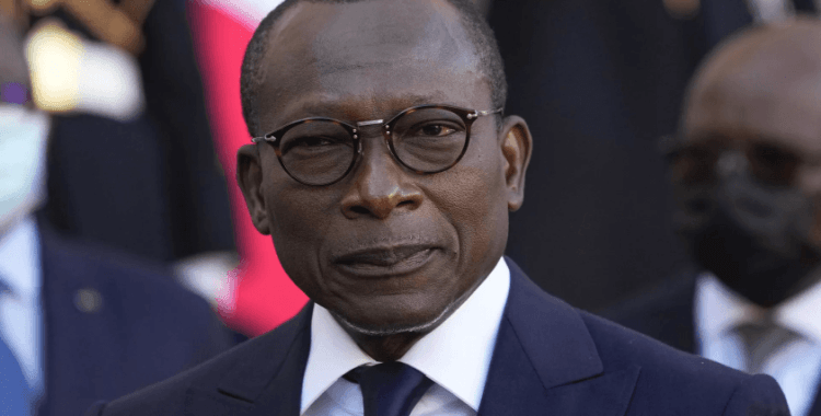 Benin'de darbe girişimi: Askerler televizyonu bastı