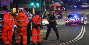 Saldırganlar baba oğul çıktı: Bondi Plajı'ndaki silahlı saldırı dakika dakika nasıl gelişti?