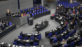 Almanya yaklaşık 50 milyar euroluk askeri teçhizat ve silah alımını onayladı