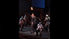 Çin'de insansı robotların konserdeki senkronize dansı görenleri şaşırttı