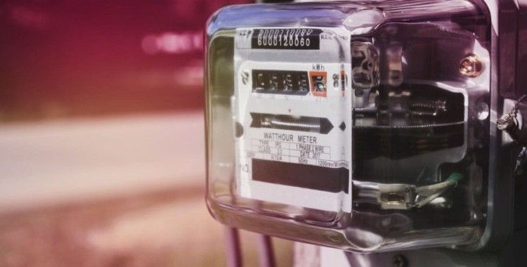 Elektrikte 2026 hizmet bedelleri belli oldu: Alçak gerilim abonesi için kesme-bağlama 106 liradan 140 liraya çıktı