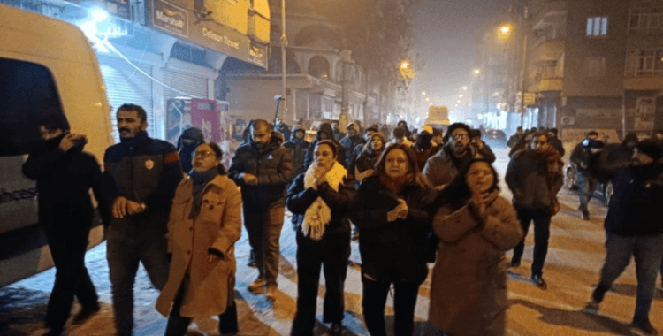 Halep’teki saldırılara karşı Diyarbakır’da yürüyüş