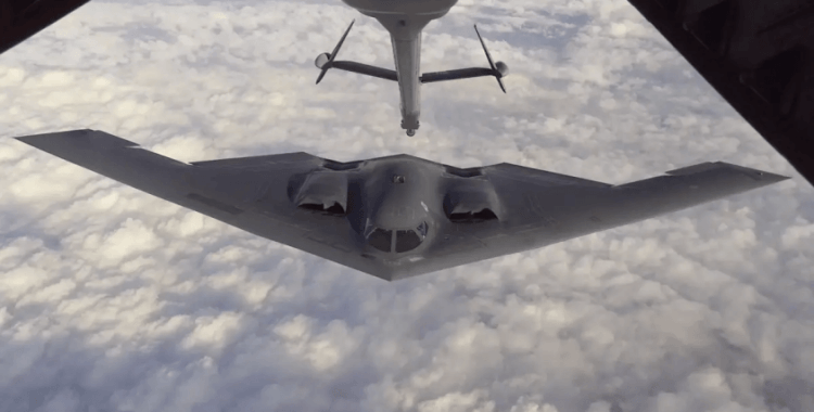 ABD bombardıman uçağı İran hava sahasına yakın uçtu