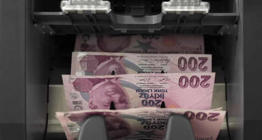 En düşük emeklilik aylığını 20 bin liraya yükselten düzenleme kabul edildi