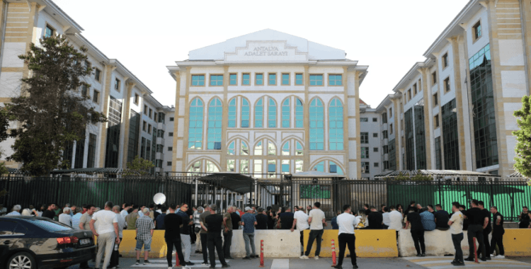 Antalya Büyükşehir Belediyesi'nde Muhittin Böcek dahil 41 kişi için 702 sayfalık iddianame hazırlandı