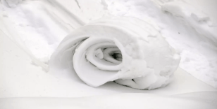 Görüntü Türkiye'den! Doğada ender oluşan kar ruloları oluştu