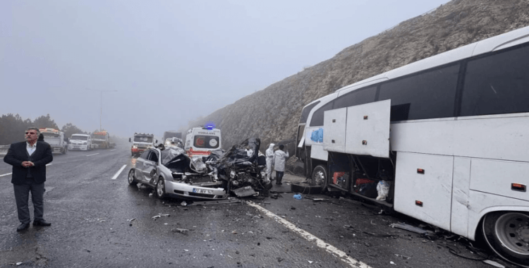 Tarsus-Adana-Gaziantep Otoyolu'nda 10 araç birbirine girdi: 2 kişi hayatını kaybetti, 10 yaralı
