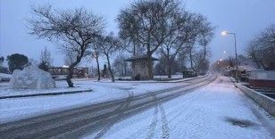 Meteoroloji saat verdi: 3 bölgede kar yağışı diğer bölgelerde sağanak ve kuvvetli rüzgar bekleniyor