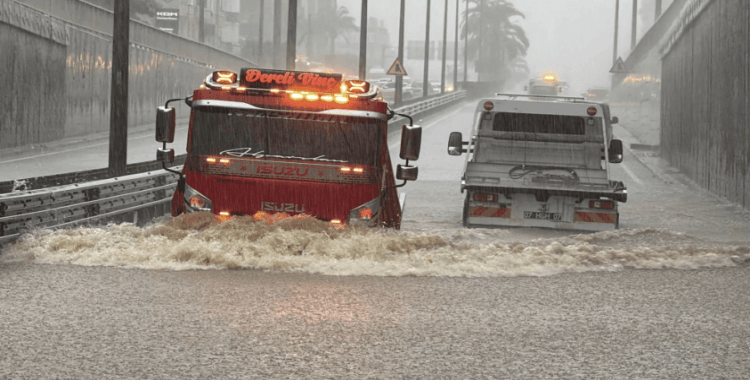 Meteoroloji'den 19 il için sarı kodlu uyarı: Kuvvetli yağış, fırtına ve toz taşınımı etkili olacak