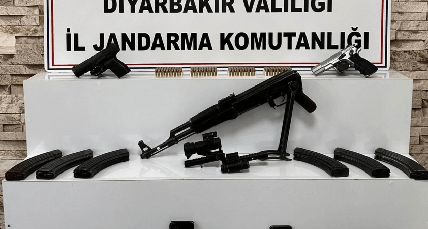 Diyarbakır’da silah kaçakçılığı operasyonu
