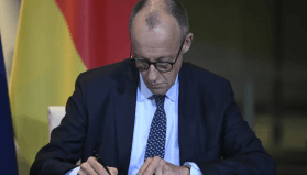 Merz: ABD'yi savaştan vazgeçirirdik