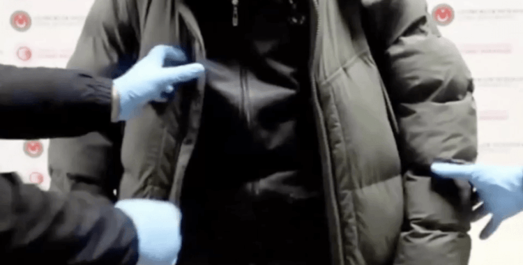 Kapıkule Sınır Kapısı'nda 2 kişinin montunda 12 kilogram uyuşturucu bulundu