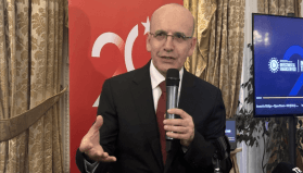 Bakan Şimşek: Orta Doğu'daki savaşın tedarik zincirlerinin yeniden çeşitlenmesine yol açacağını düşünüyorum