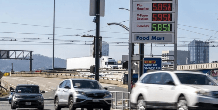 ABD ve Avrupa'da akaryakıt krizi! Milyonlarca kişi sokaklara döküldü, zamlar protesto edildi