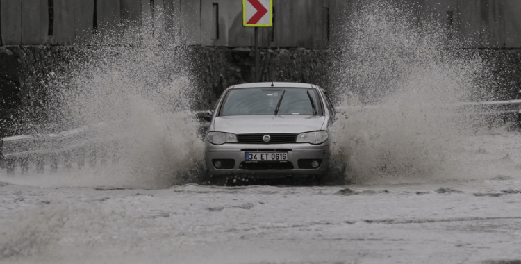 Meteoroloji'den 31 il için sarı kodlu yağış ve fırtına uyarısı: Ani su baskınlarına dikkat