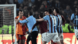 Trabzonspor-Galatasaray maçı sonunda ortalık karıştı: Abdülkerim Bardakcı ve Trabzonsporlu oyuncular gerilim yaşadı