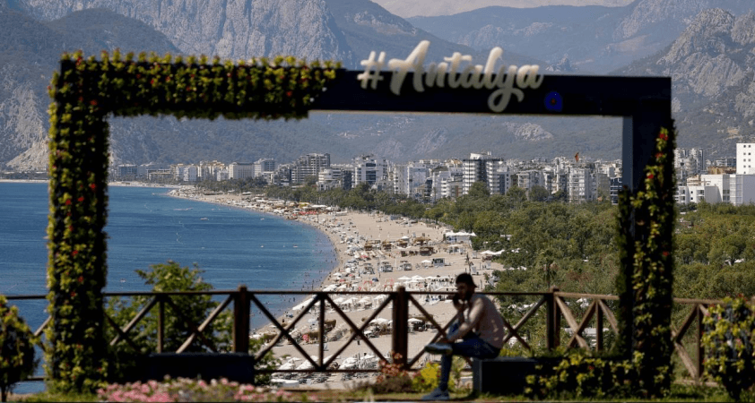 Savaş turizmi vurdu: 'Antalya’da Rezervasyonlar İptal Edilmeye Başlandı'