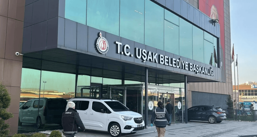 Uşak Belediyesi'ne yönelik soruşturmada 25 kişi daha gözaltına alındı