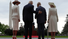 Trump kraliyet kurallarını yine çiğnedi: III. Charles’a tartışma oluşturan hareket