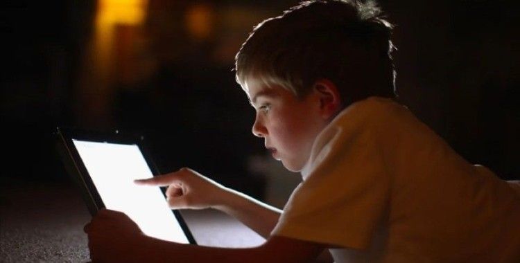Sosyal medyada yeni dönem: '15 yaş' sınırı Resmi Gazete'de