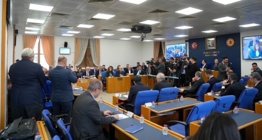 Vergiye yönelik düzenlemeleri de içeren kanun teklifi komisyonda kabul edildi