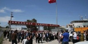 Akçakale Sınır Kapısı 12 yıl sonra geçişlere açıldı