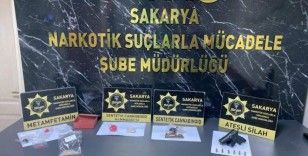 Uyuşturucuyu klozete döktü, sifon çalışmayınca yakalandı