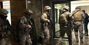 Vatandaşlık çetesine operasyonda iki iş insanı da tutuklandı: Çok sayıda gayrimenkule ve Bodrum'da bir otele el konuldu
