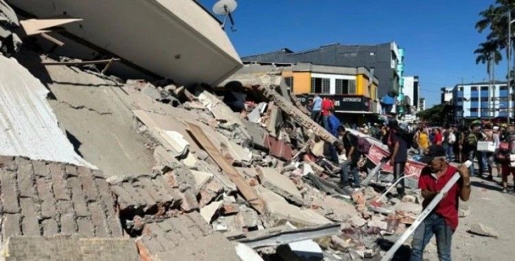 Kolombiya'da 7,4 büyüklüğünde deprem: En az 47 kişi öldü