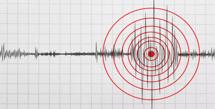 Endonezya'da 7.6 büyüklüğünde deprem: Büyük artçılar peşinden geldi, tsunami uyarısı var