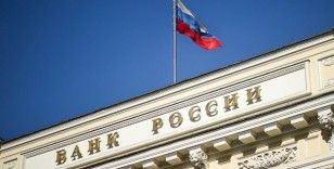 Ruslar paralarına el konulması korkusuyla bankalara koştu