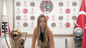 Futbolda tarihi imza: 22 yaşındaki Zeynep Mestan, Ege kulübüne teknik direktör oldu