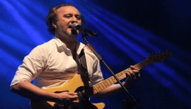 Şarkıcı Nev'den kötü haber: Entübe edildi