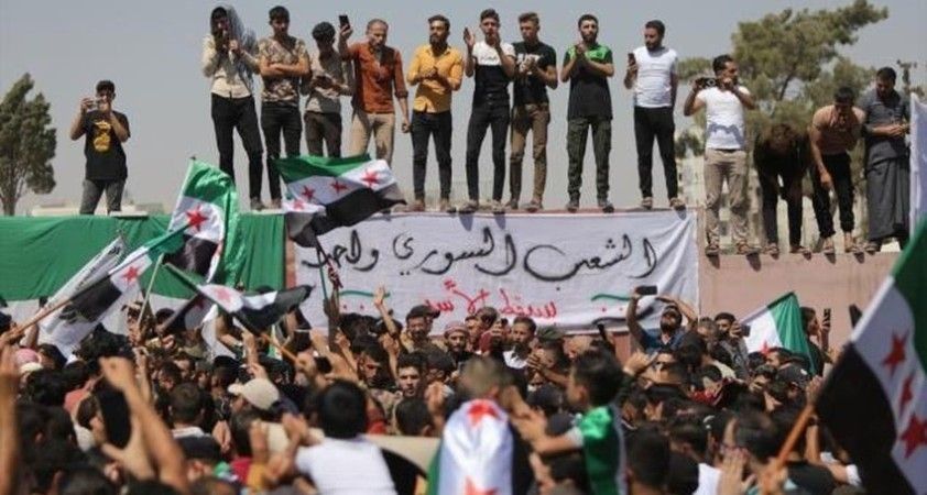 Suriye’de akaryakıt zamlarına protesto: Halep-Şam yolu kapatıldı